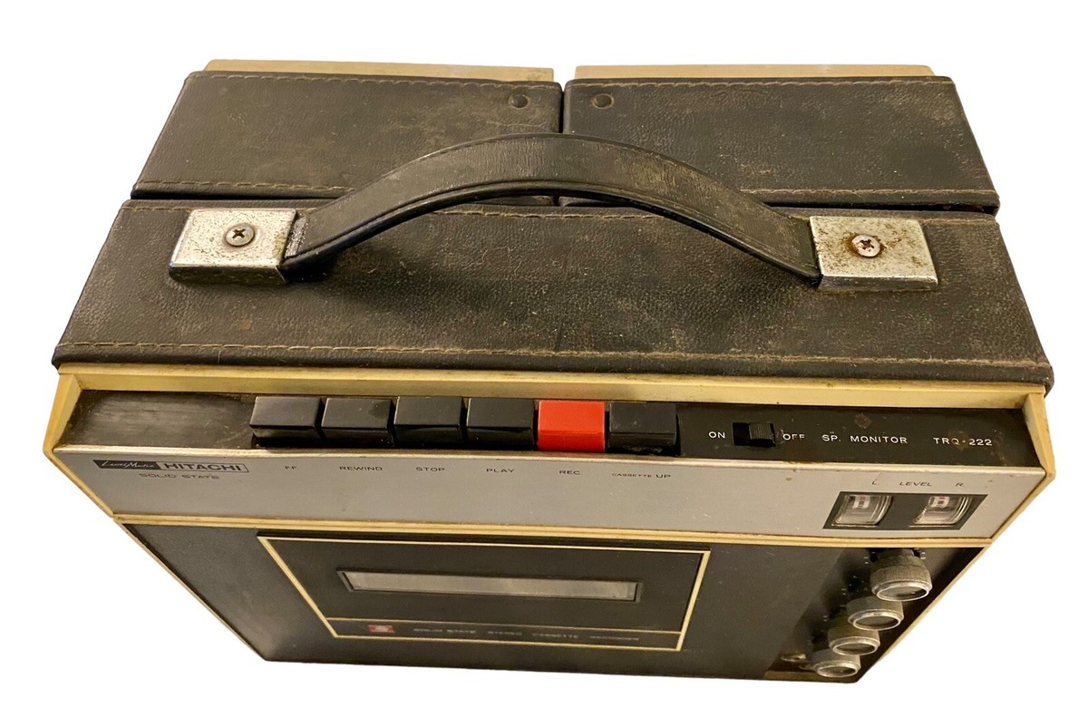 Hitachi Solid State Cassette Player Recorder w/ Folding Speakers