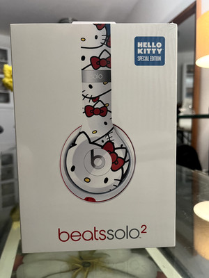 NEW & SEALED - Hello Kitty Beats by Dr. Dre Solo2 Special Edition