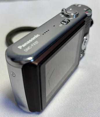 Panasonic LUMIX DMC-FX07 7.2MP Digital Camera FOR PARTS NOT