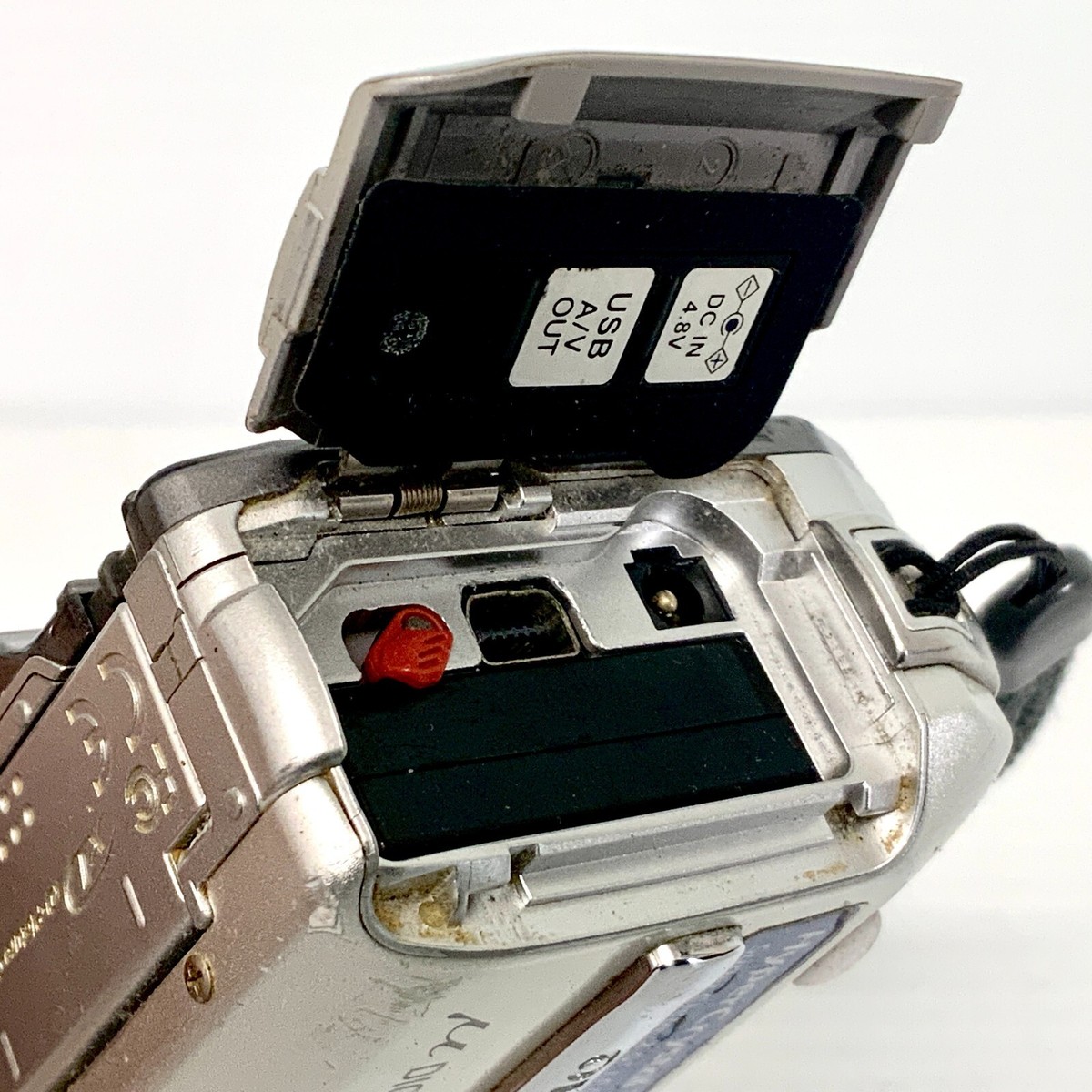 Olympus Stylus 800/mju Digital 800 - 8.0MP Digital Camera - No