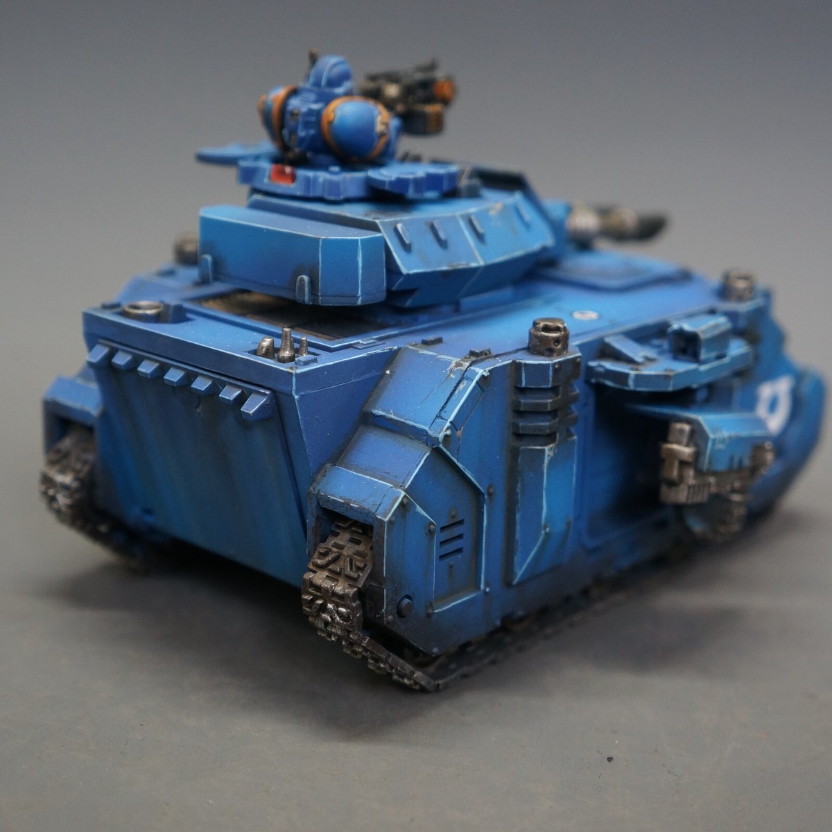 WH40K OOP METAL Predator Annihilator Pro Painted - Iron Hands Tank