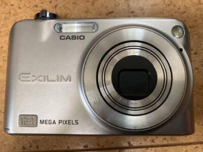 CASIO EX-Z1200 Digital Camera EXILIM ZOOM Silver 12.1MP optical 3x