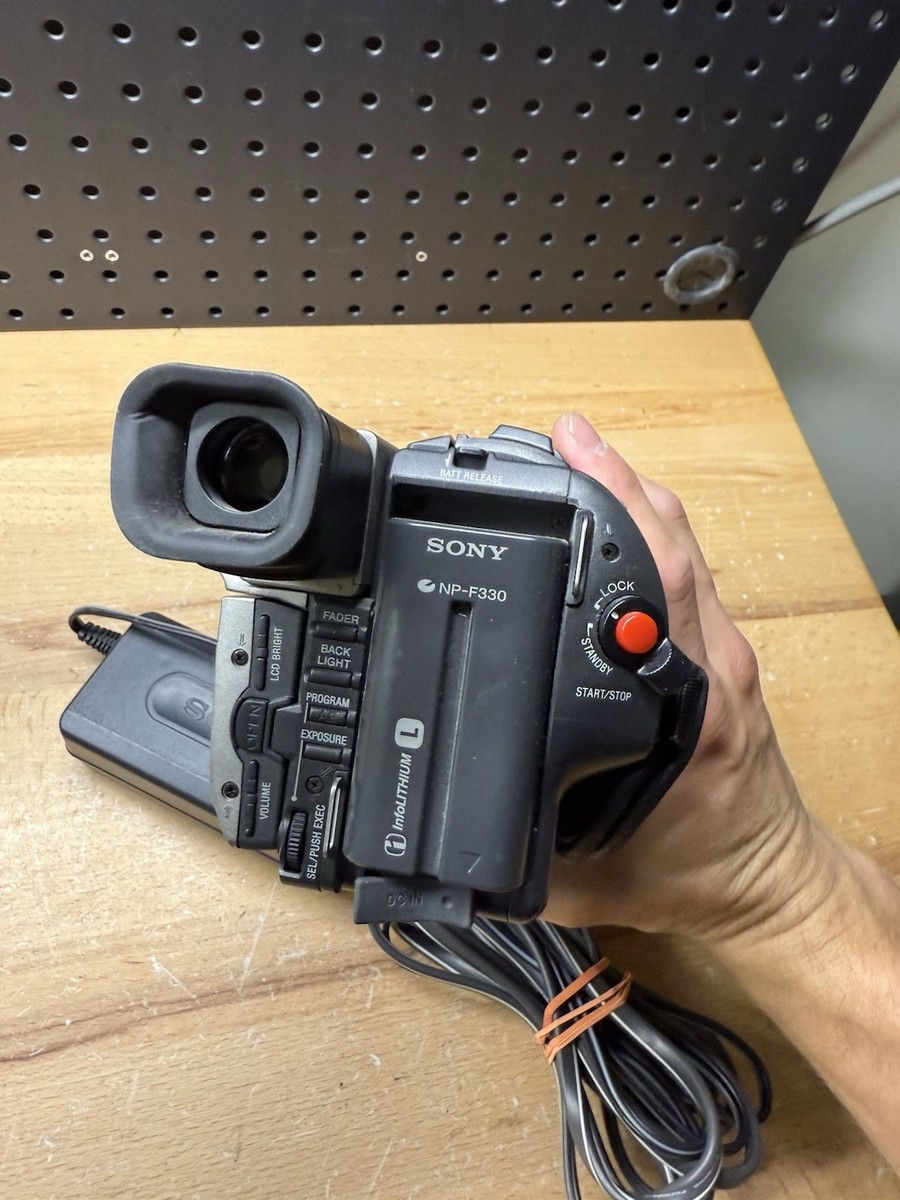 O) Sony Handycam Hi8 Camcorder CCD-TRV57 With Power Cord