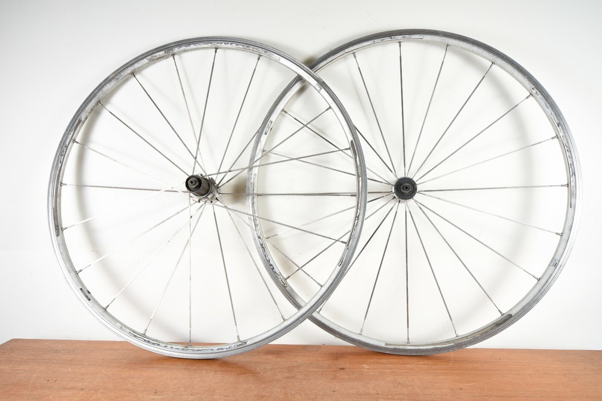 Mavic Aksium Race 700c Clincher Wheelset Shimano 9-11sp Silver