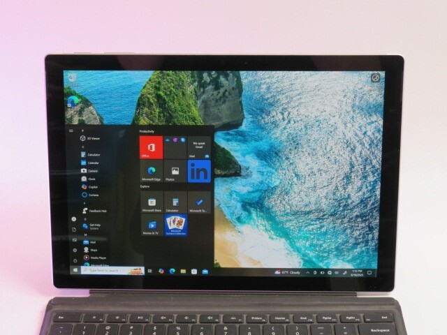 MICROSOFT SURFACE PRO 5TH GEN (1796) i5-7300U 2.6GHz 8GB 256GB SSD