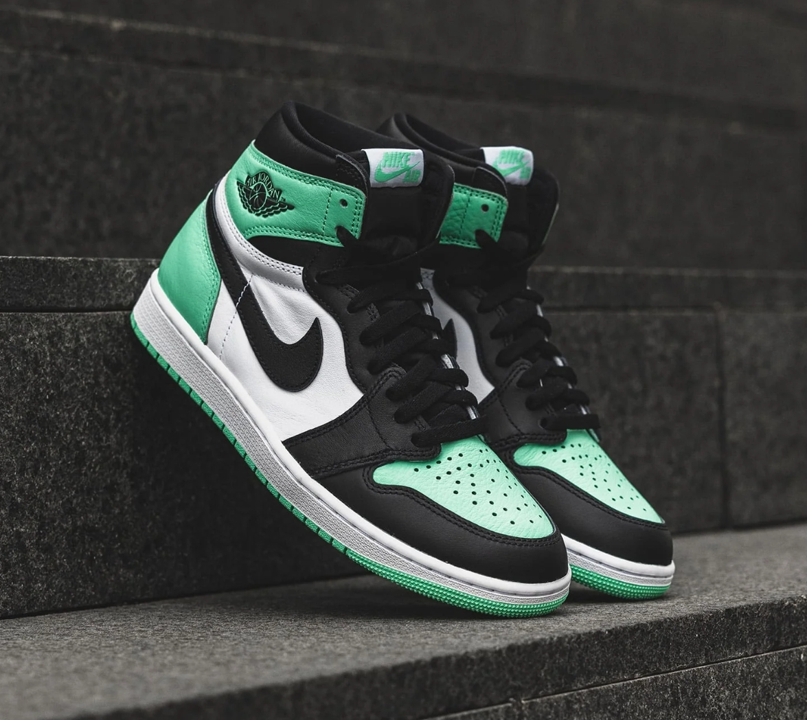 Nike Air Jordan 1 Retro High OG 'Green Glow' White Black DZ5485