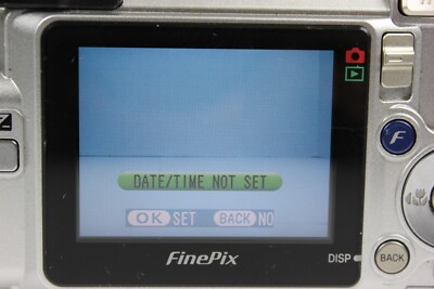 FujiFilm Finepix 4 MP Super CCD Compact Popup Flash Digital Camera