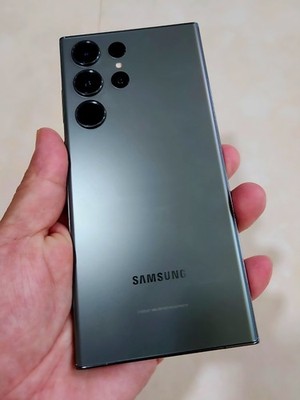 Samsung Galaxy S23 Ultra - 256 GB - Green (Unlocked). USED. Made