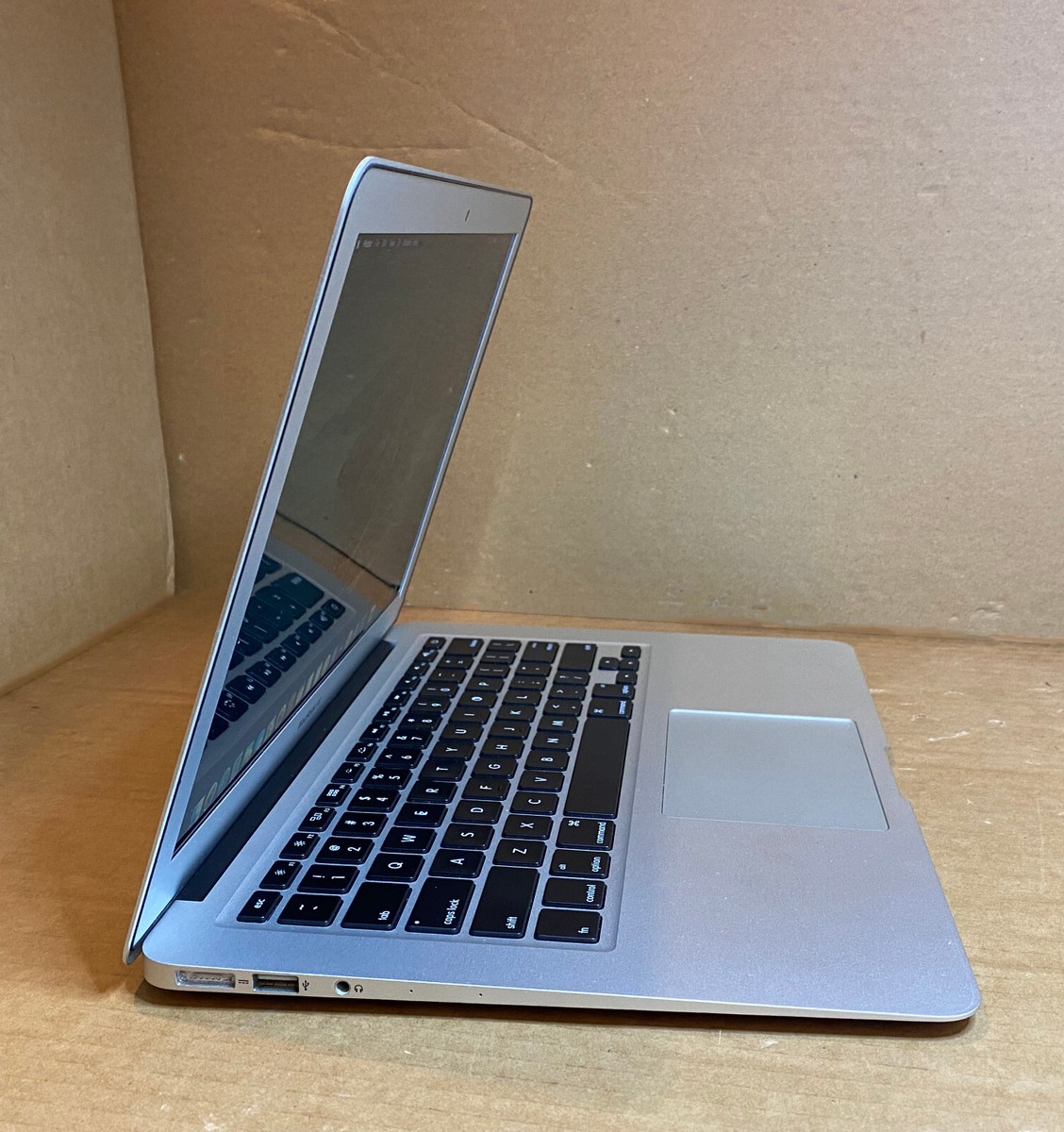 MacBook Air A1466 EMC2632 i5-4250U 1.3GHz 4GB DDR3 128GB SSD OS