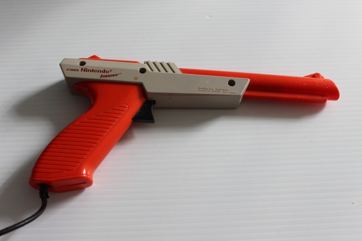 1985 Nintendo NES Zapper Orange Duck Hunt Gun Authentic NES-005