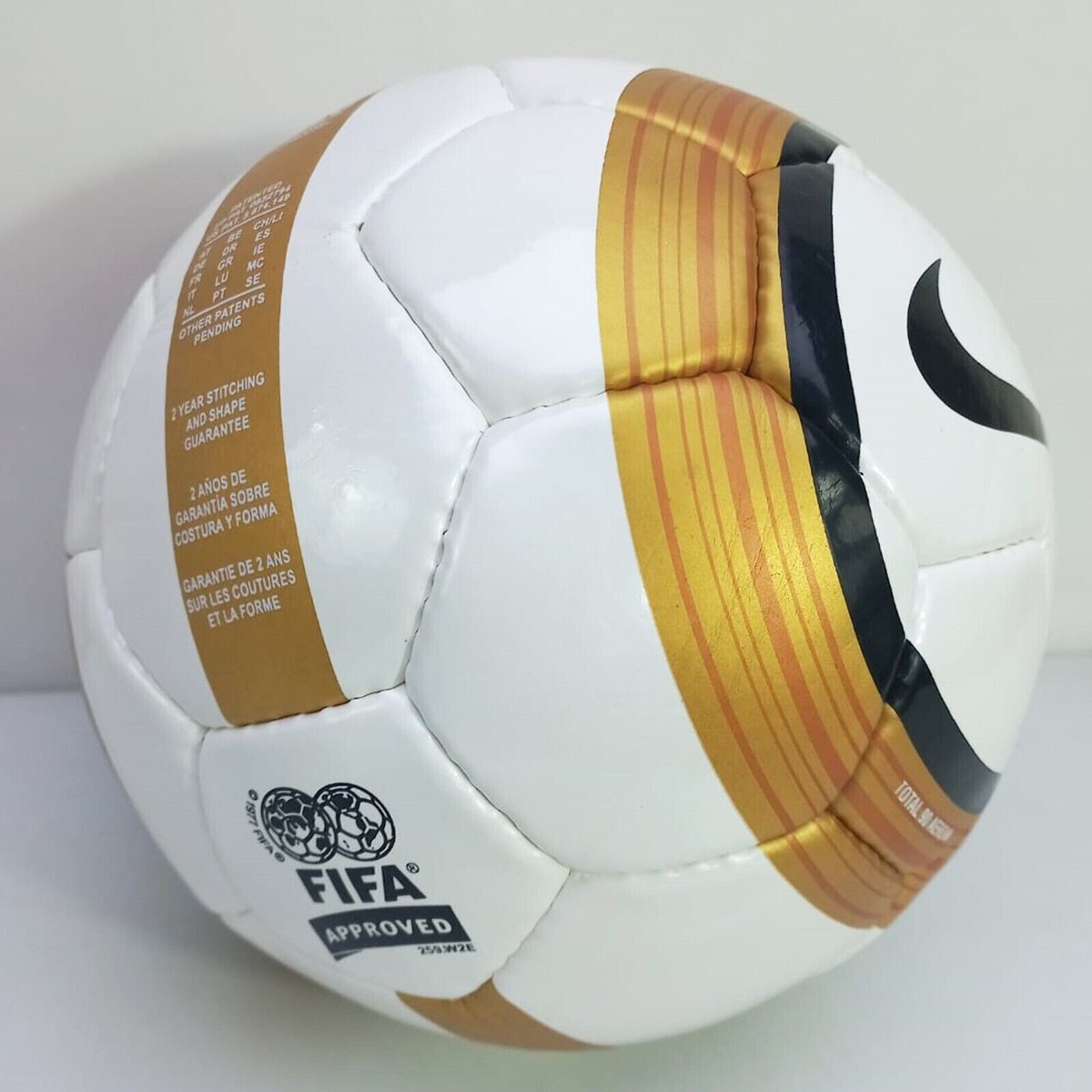 Rare Golden Nike Total 90 Aerow | Copa America 2004 | Official