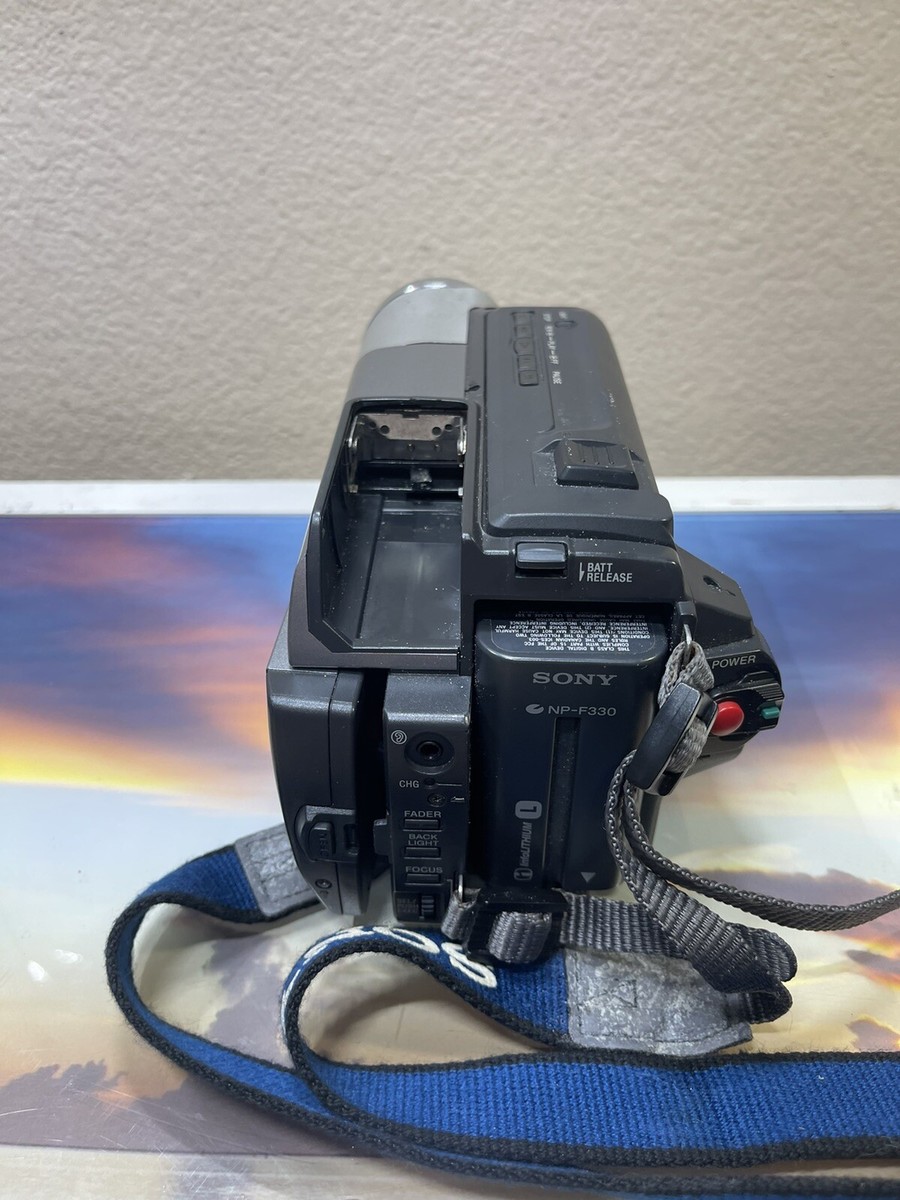 Sony Handycam CCD-TRV68 NTSC Vision Video Hi8 Camcorder Video