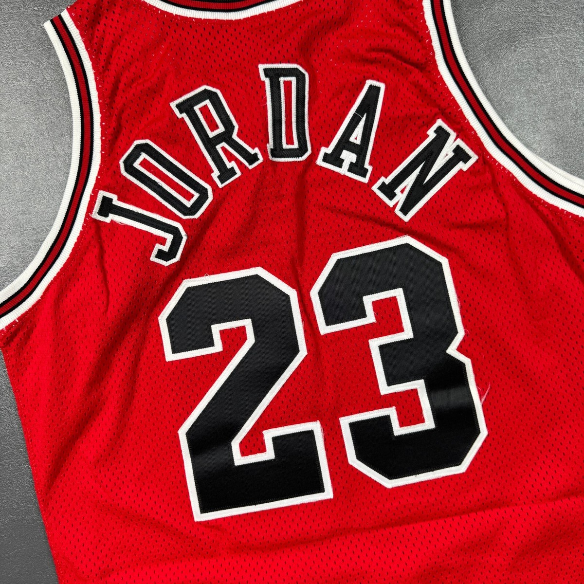 100% Authentic Michael Jordan Vintage Champion 95 96 Bulls Jersey