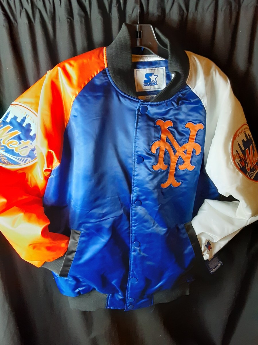 MLB メッツの刺繍ビッグロゴが映えるリバーシブル仕様の合皮スタジャン