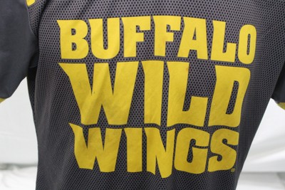 BUFFALO WILD WINGS アメリカンフットボールシャツ 82 BUFFALO WILD