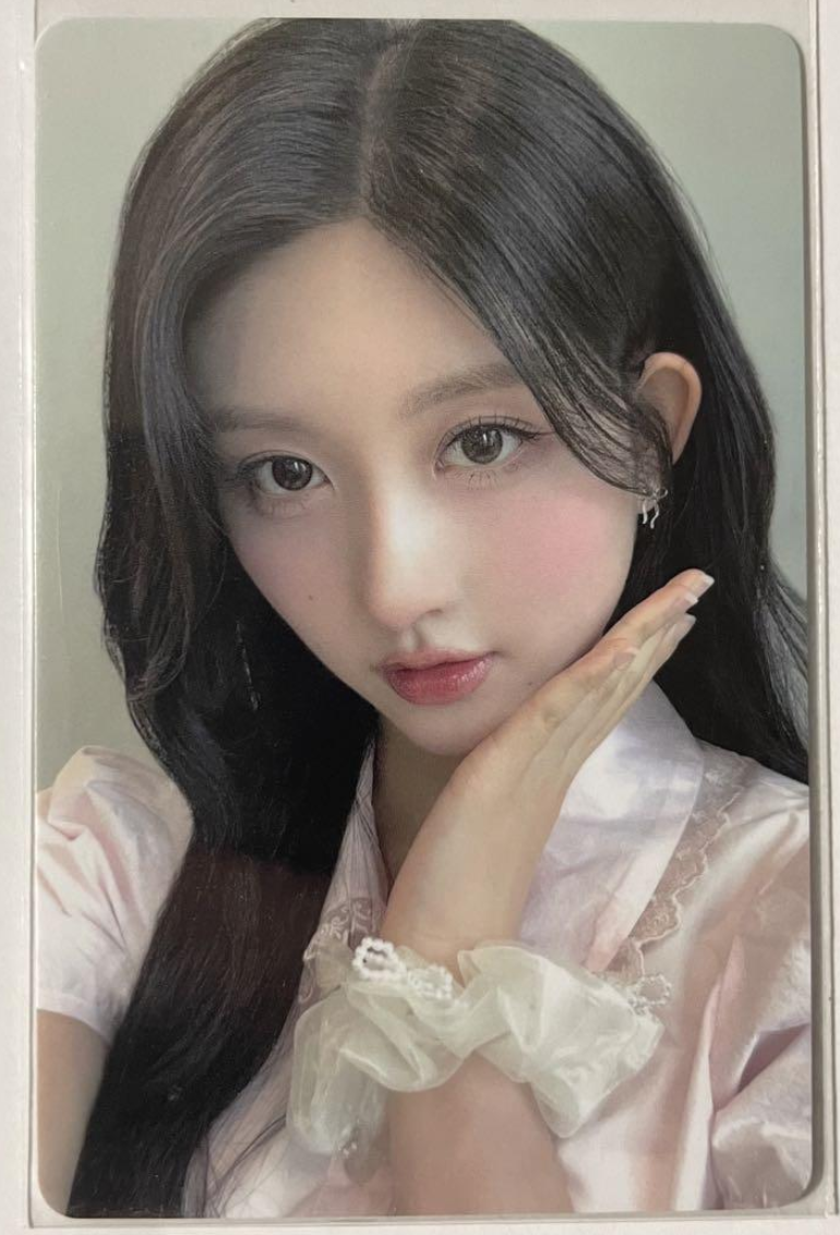 IVE SWITCH ALIVE OSAKA 8/16 OFFLINE EVENT Benefits Photocard photo