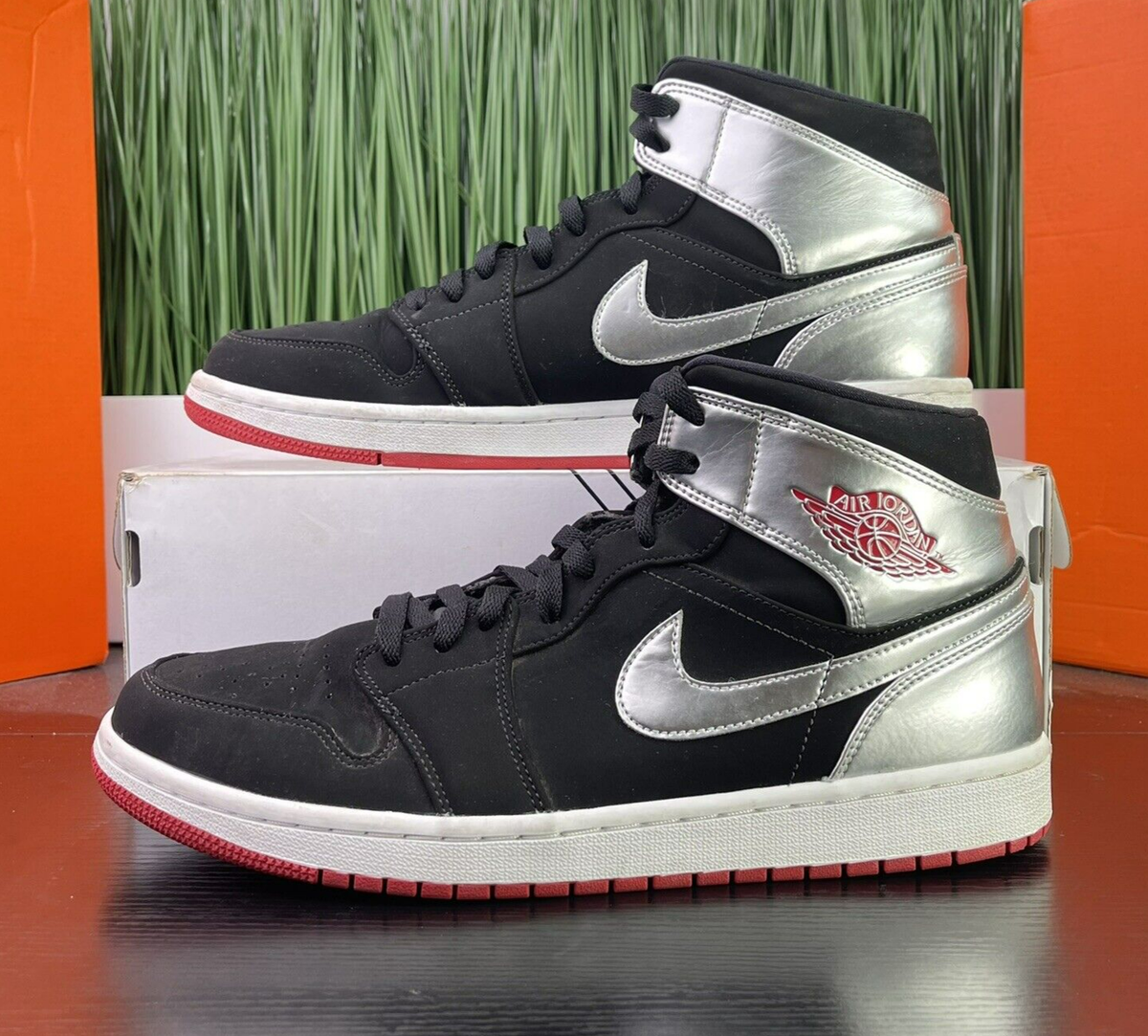 RARE Nike Air Jordan Retro 1 Mid Johnny Kilroy Black Silver 554724