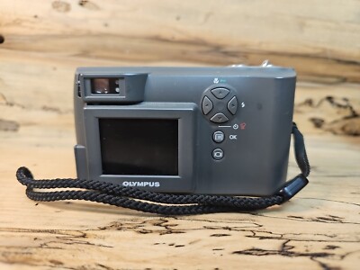 Olympus CAMEDIA D510 Zoom 2.1MP Digital Camera Silver W Canon Case