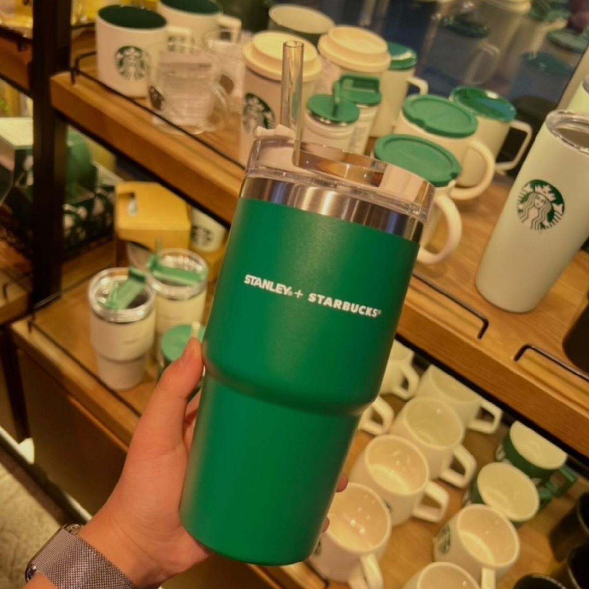 Starbucks 2022 Korea Limited* 22 SS Stanley Green Quencher Tumbler