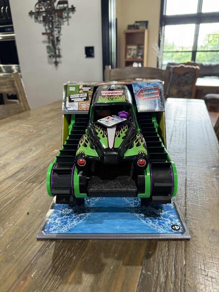 Monster Jam, 1:15 Scale Official Grave Digger Trax All-Terrain