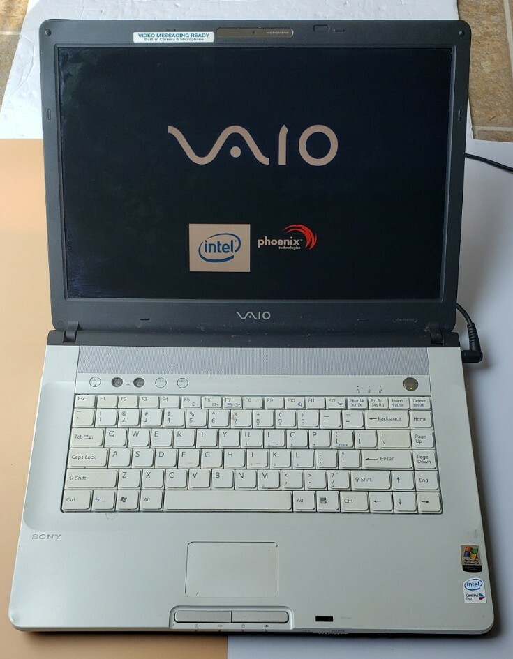√ VAIO PCG-71712N キズあり ストレージ無 √ VAIO PCG-71712N キズ