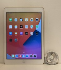 Apple iPad (5th Generation) A1822 32 GB, Wi-Fi, 9.7 in - Gold for