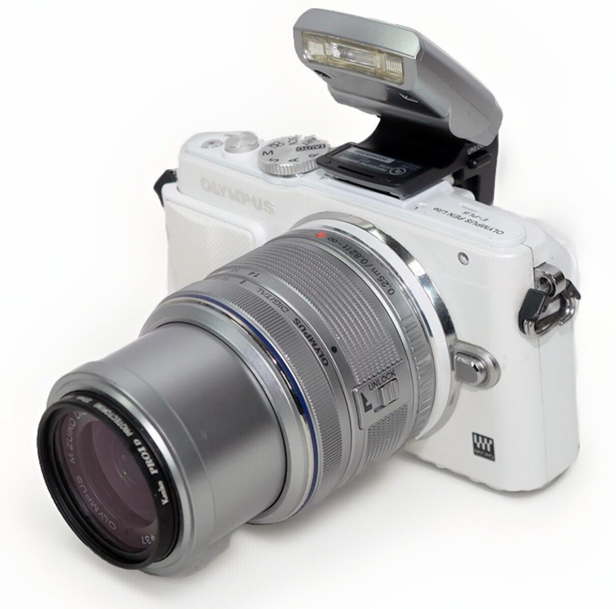 Olympus Pen LiteE-PL6 mirrorless digital camera w. 14-42 lens