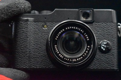 US Duty Paid] Fujifilm X10 Black Point and Shoot Compact Digital