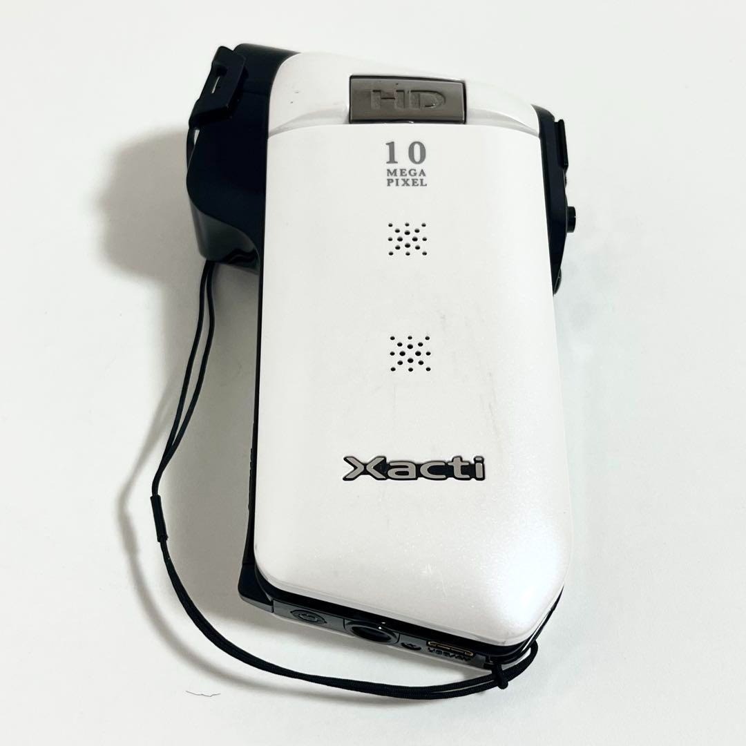 SANYO DMX-CG11 Xacti SDHC Camcorder 40MB HD White Good | eBay