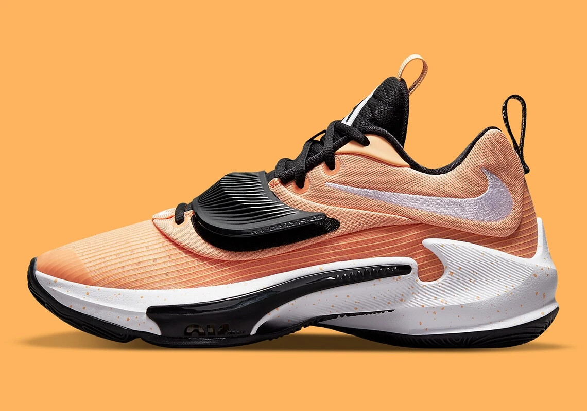 NIKE GIANNIS ZOOM FREAK 3 TB ORANGE CHALK Peach Black White DA7845