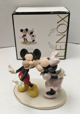 Lenox Disney Minnie Sneaks A Kiss From Mickey Figurine Mouse Love