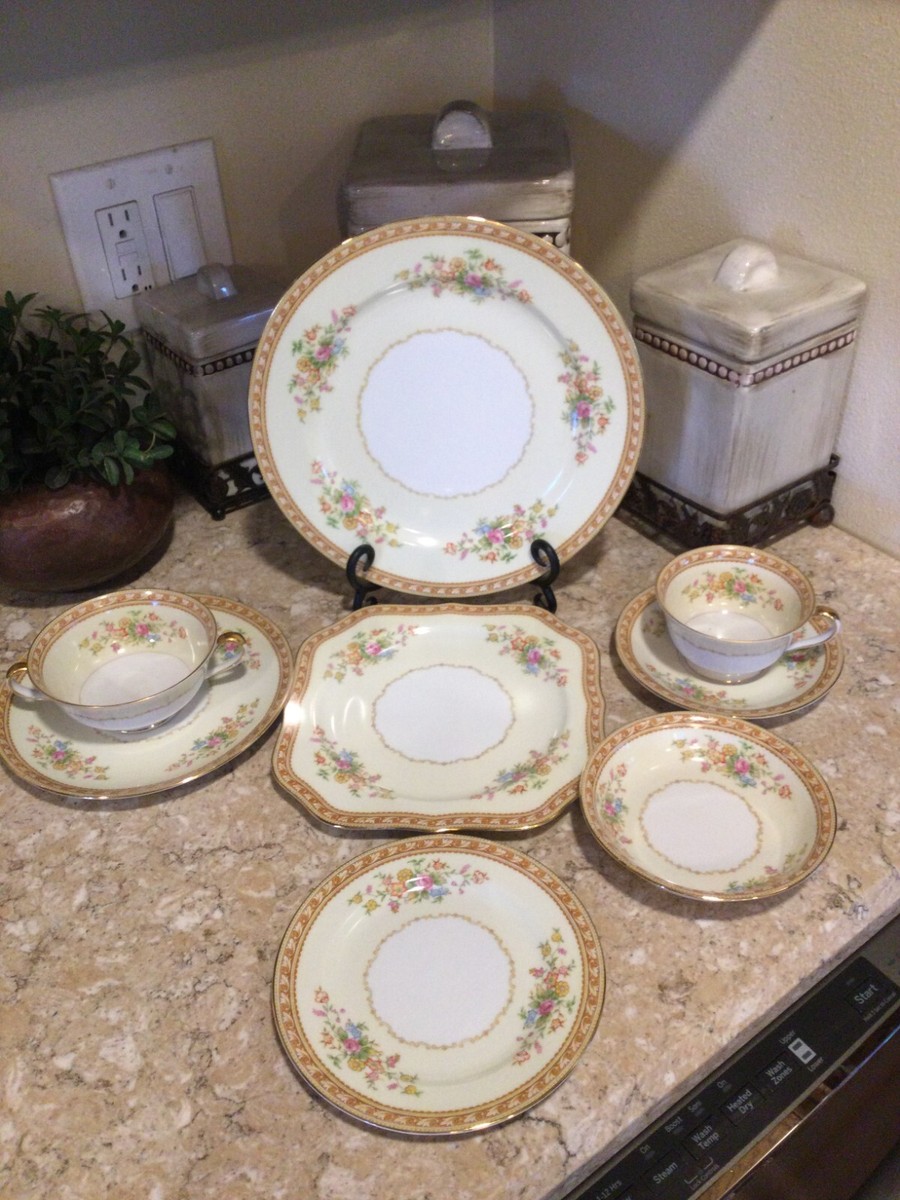 Vintage Noritake Japan 100 Pc. China Dinnerware Service Gold