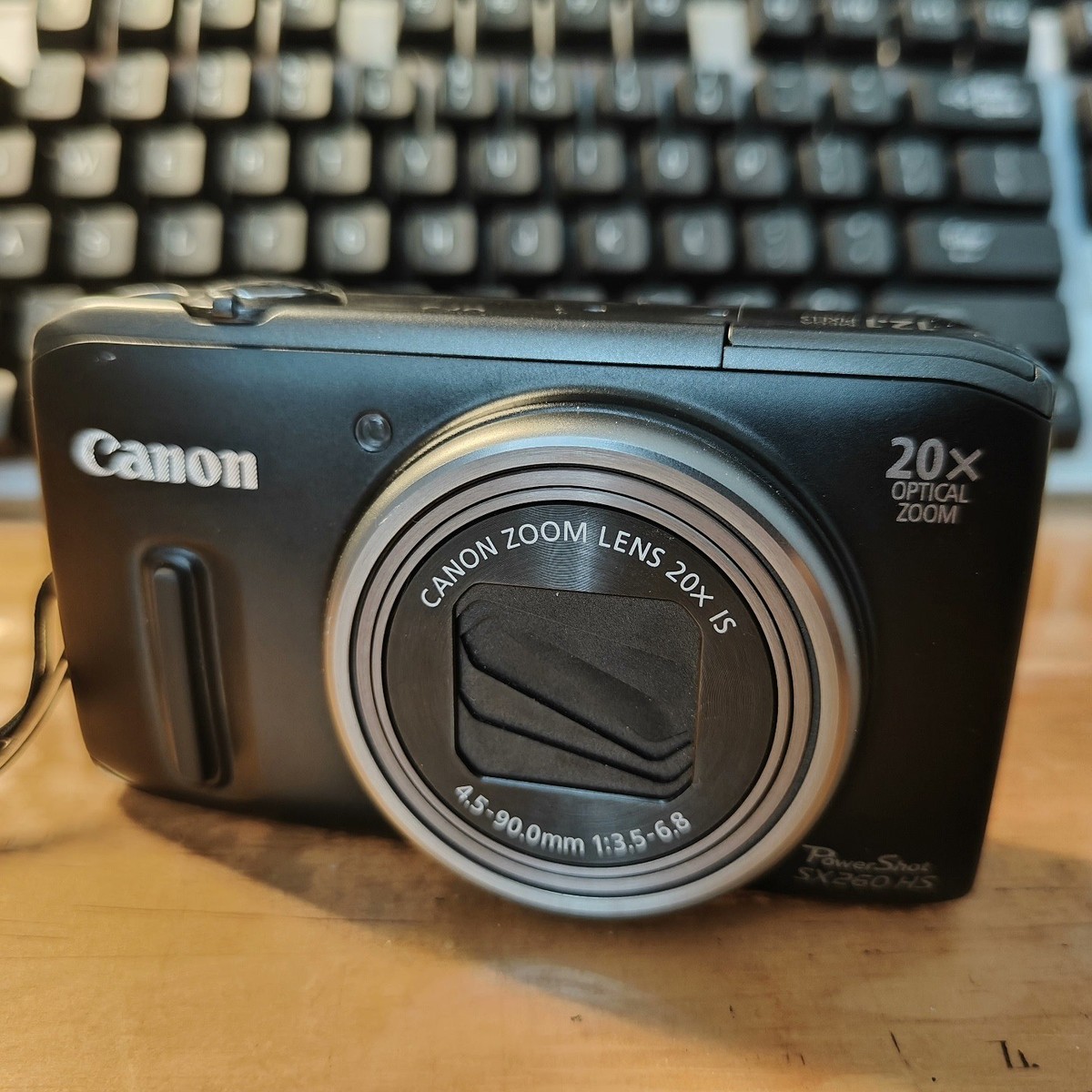 Canon PowerShot SX260 HS Digital Camera 12.1 MP 20x Optical Zoom