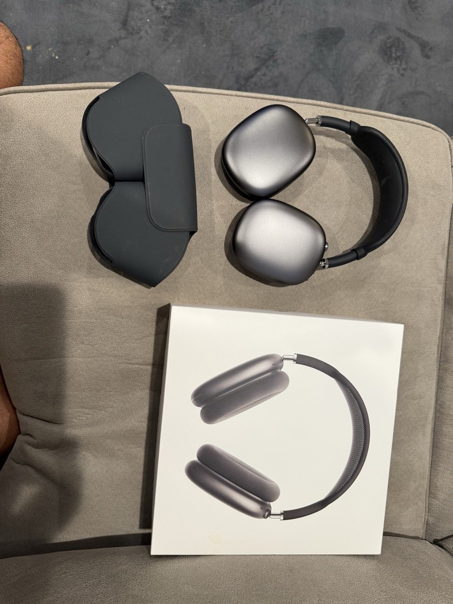 Apple AirPods Max 1st Gen Lightning Port Headphones Space Gray