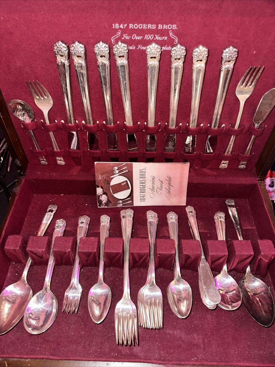 Rare 1847 Rogers Bros 68 PC Flatware Silverware Set Eternally