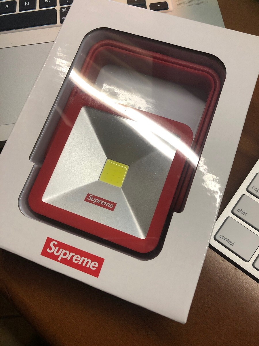 SUPREME Magnetic Kickstand Light FW18 Red | eBay