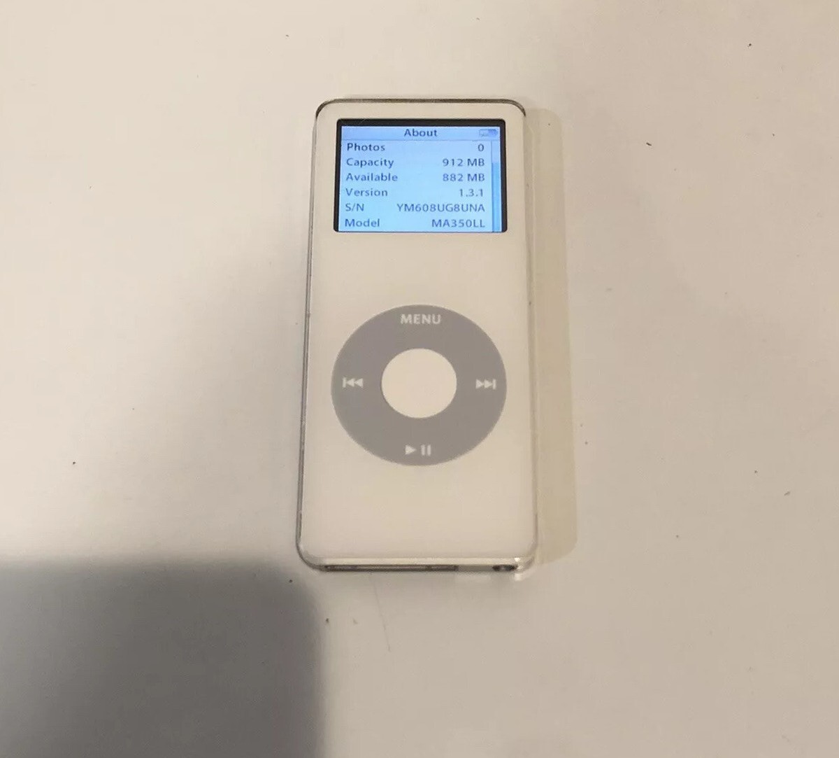 Apple iPod nano 1st Generation White (1 GB) Good Condition