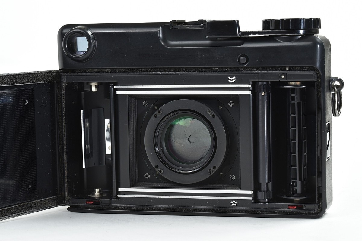 Plaubel Makina 67 Film Camera w/80mm f2.8 Nikkor Lens [Very good