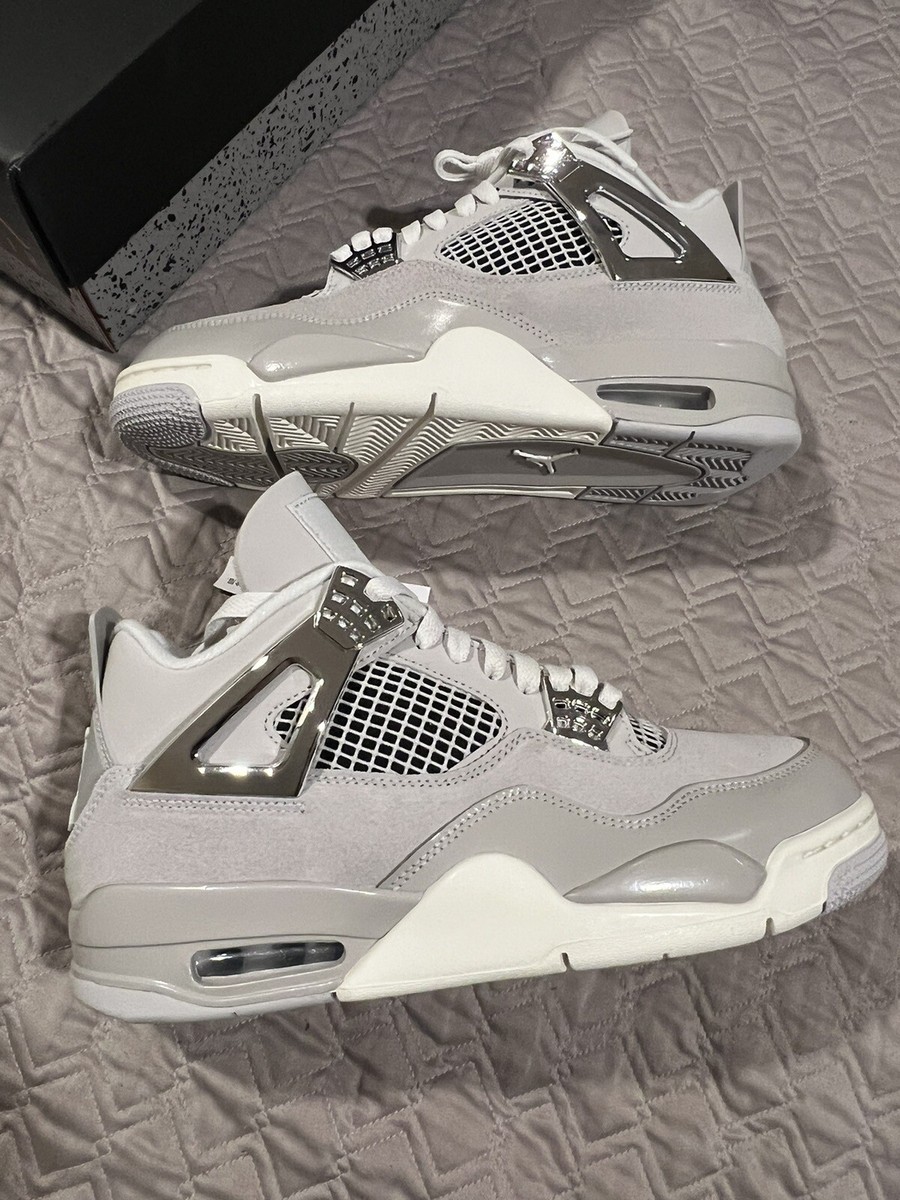 Size 9.5 Women's/ 8 Men's Nike Jordan 4 Retro Frozen Moments NEW