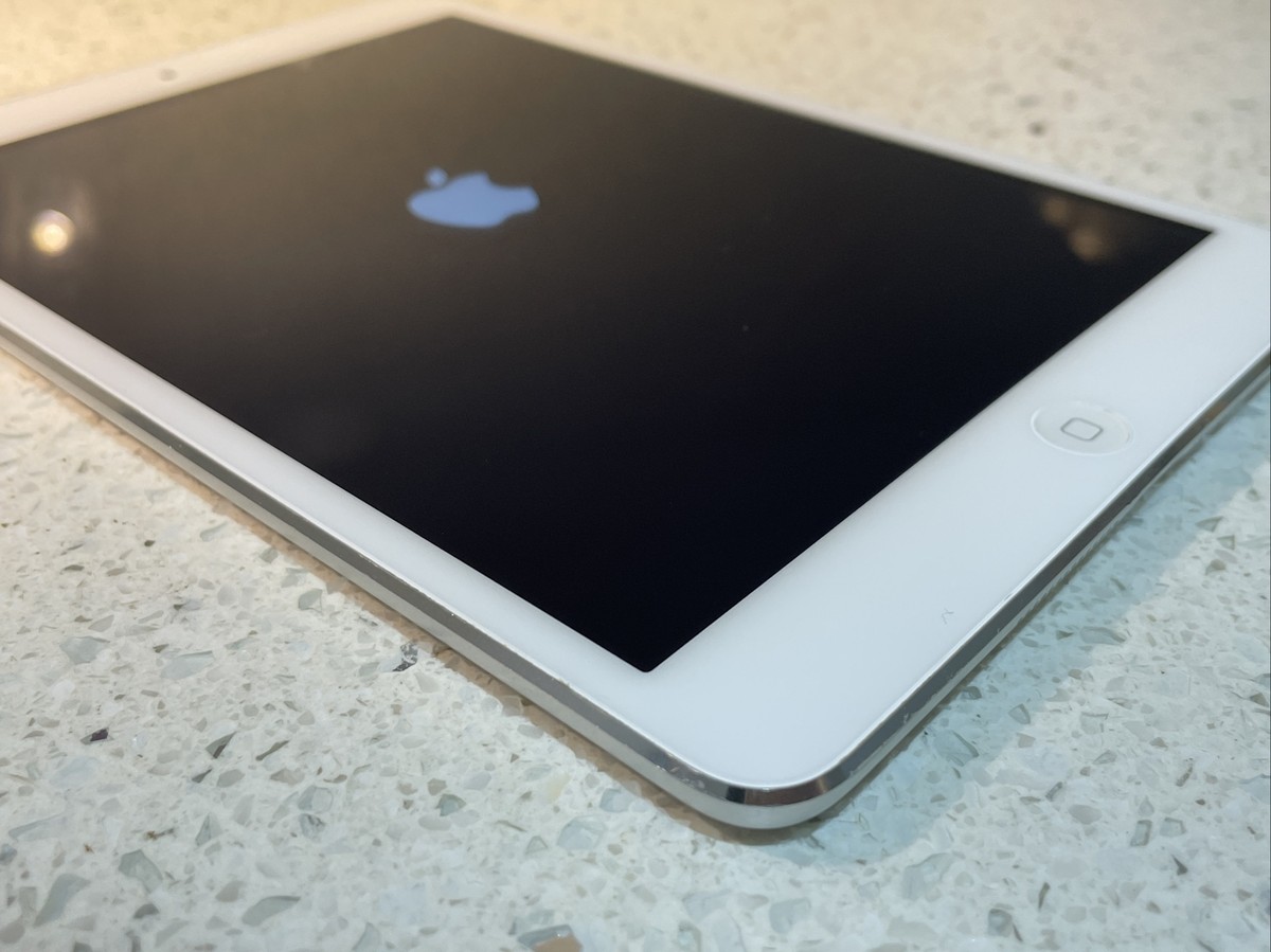 Apple iPad mini 1st Gen. 16GB Wi-Fi 7.9in - Silver Pl Check The