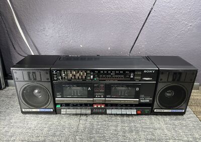 SONY CFS-W600 STEREO AM/FM CASSETTE RADIO BOOM BOX W/DETACHABLE