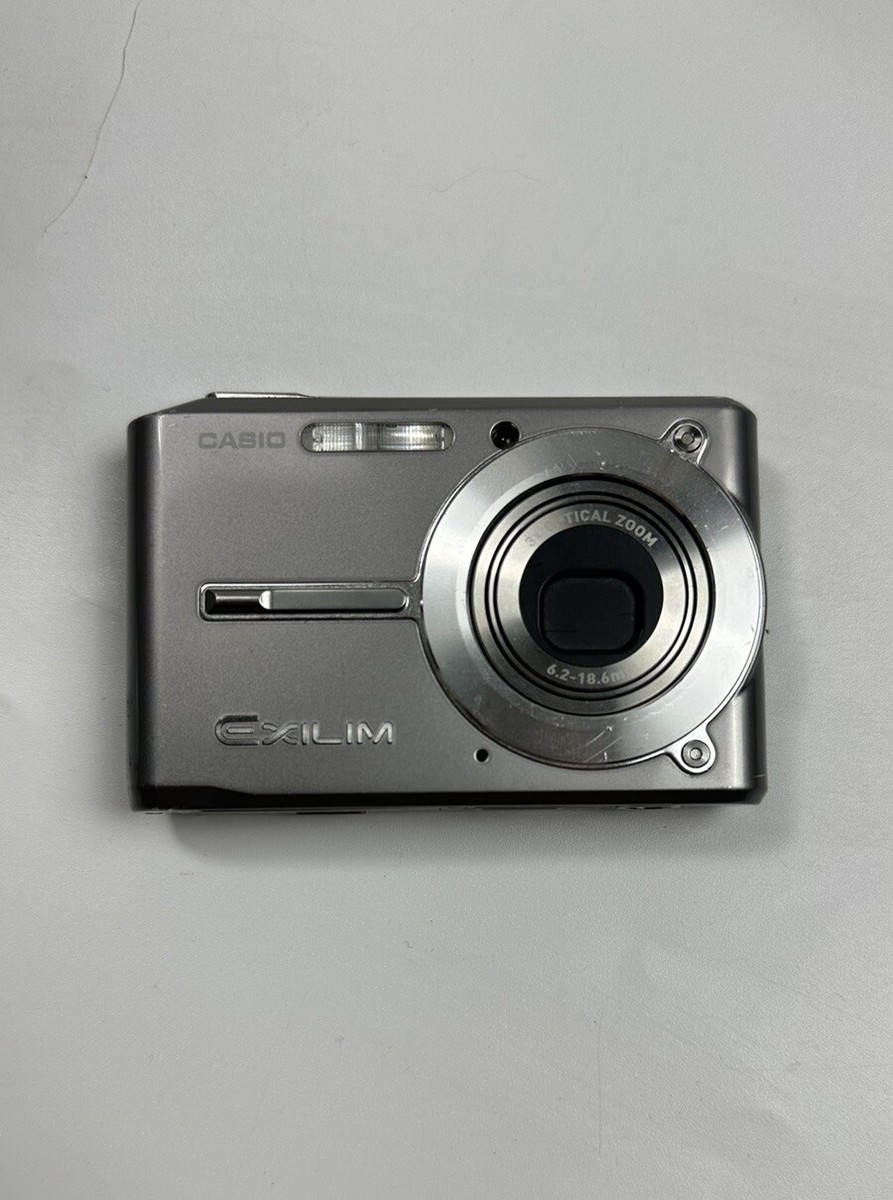 CASIO EXILIM EX-S500 Digital Camera With Battery For Parts Only