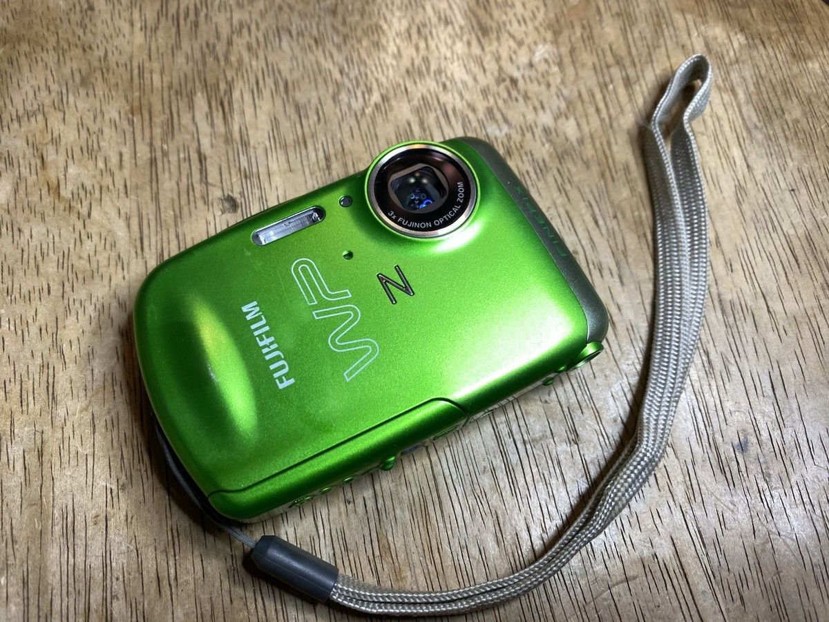 FUJIFILM Digital Camera Finepix Z33WP 10.0MP WP CCD Y2k Tested