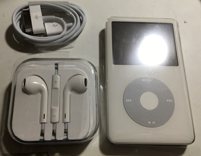 Apple iPod Classic A1136 30GB Video 5th Generation - White