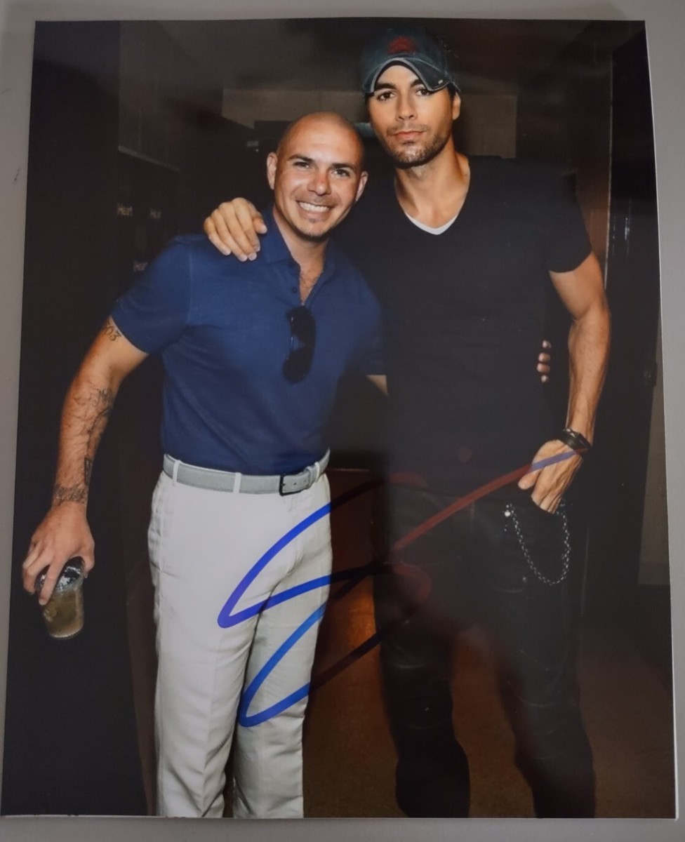 ENRIQUE IGLESIAS LATINO ICON SINGER SIGNED AUTOGRAPH 8x10 PHOTO