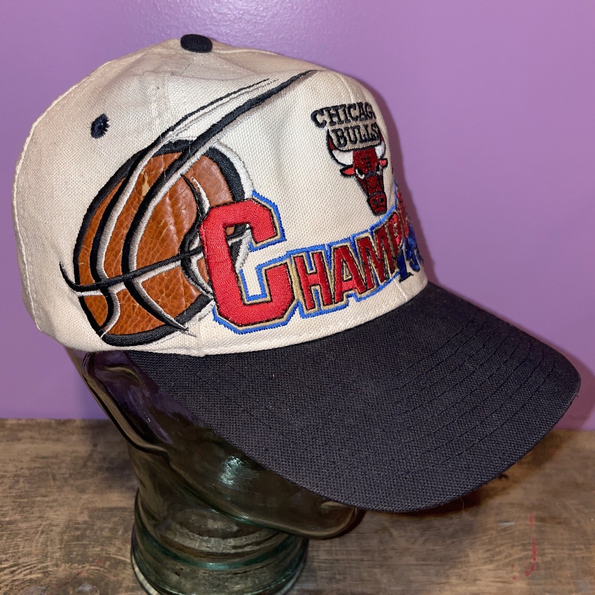 Vintage 1996 Chicago Bulls NBA Champions White NBA Logo 7 Athletic