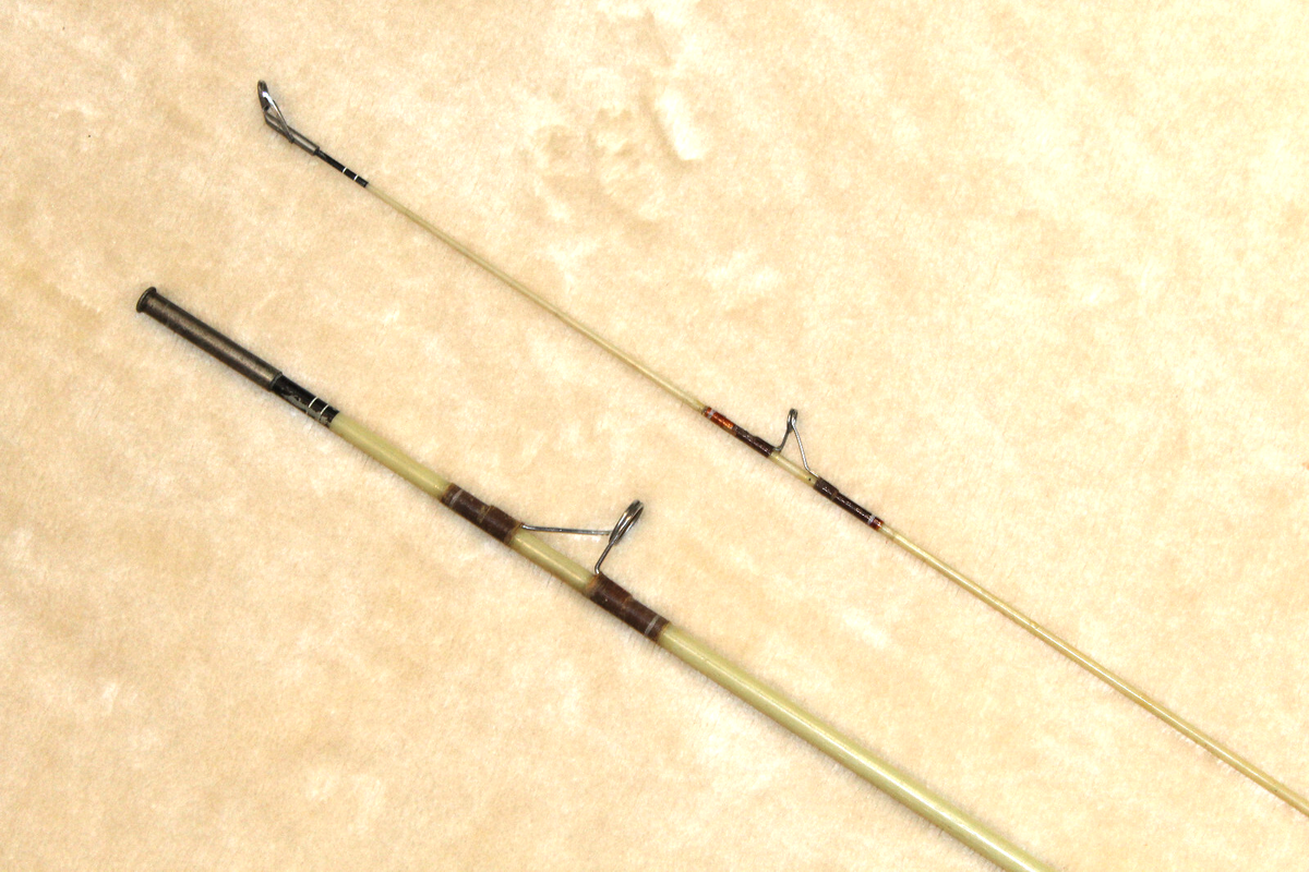 VINTAGE SHAKESPEARE SPORTFISHER #737 KMART JAPAN FISHING ROD, 5'6