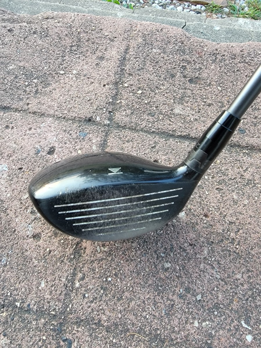 Titleist 913 D2 Men's RH 18* Driver S-Flex Aldila graphite shaft