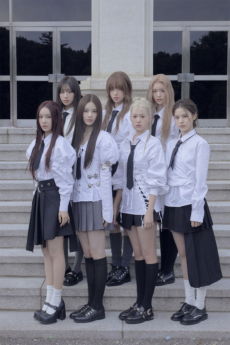 IZNA [N/A] The First Mini Album IZNA Ver./NFC ID Card+8 Photo Card