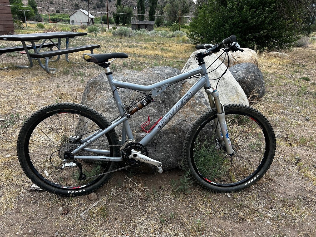 Santa Cruz Blur XC V1 Mountain Bike - Size Xtra Large - 26” Tires